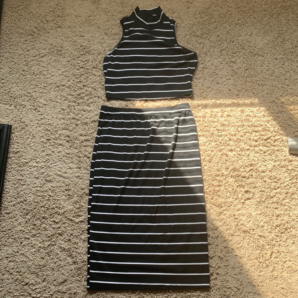 2-Piece Striped Skirt Set